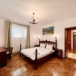 Cismigiu Bralyf Art Center * Βουκουρέστι