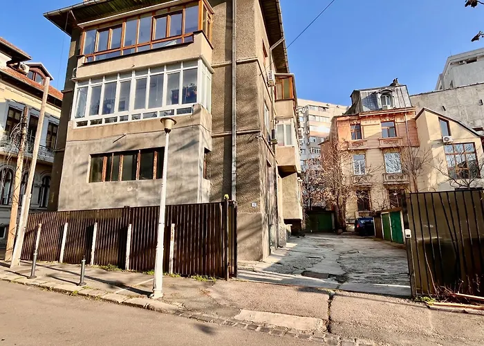 Cismigiu Bralyf Art Center